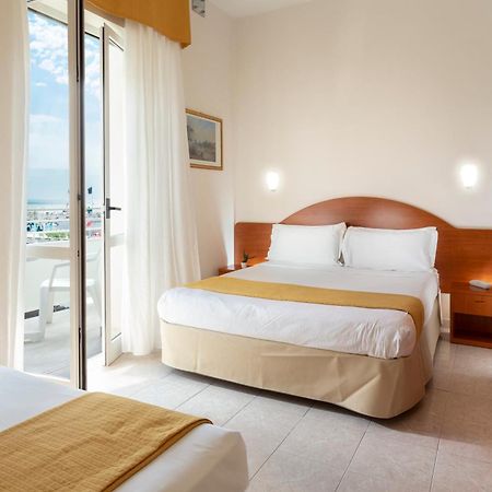 Hotel Vela D'Oro Rimini Esterno foto