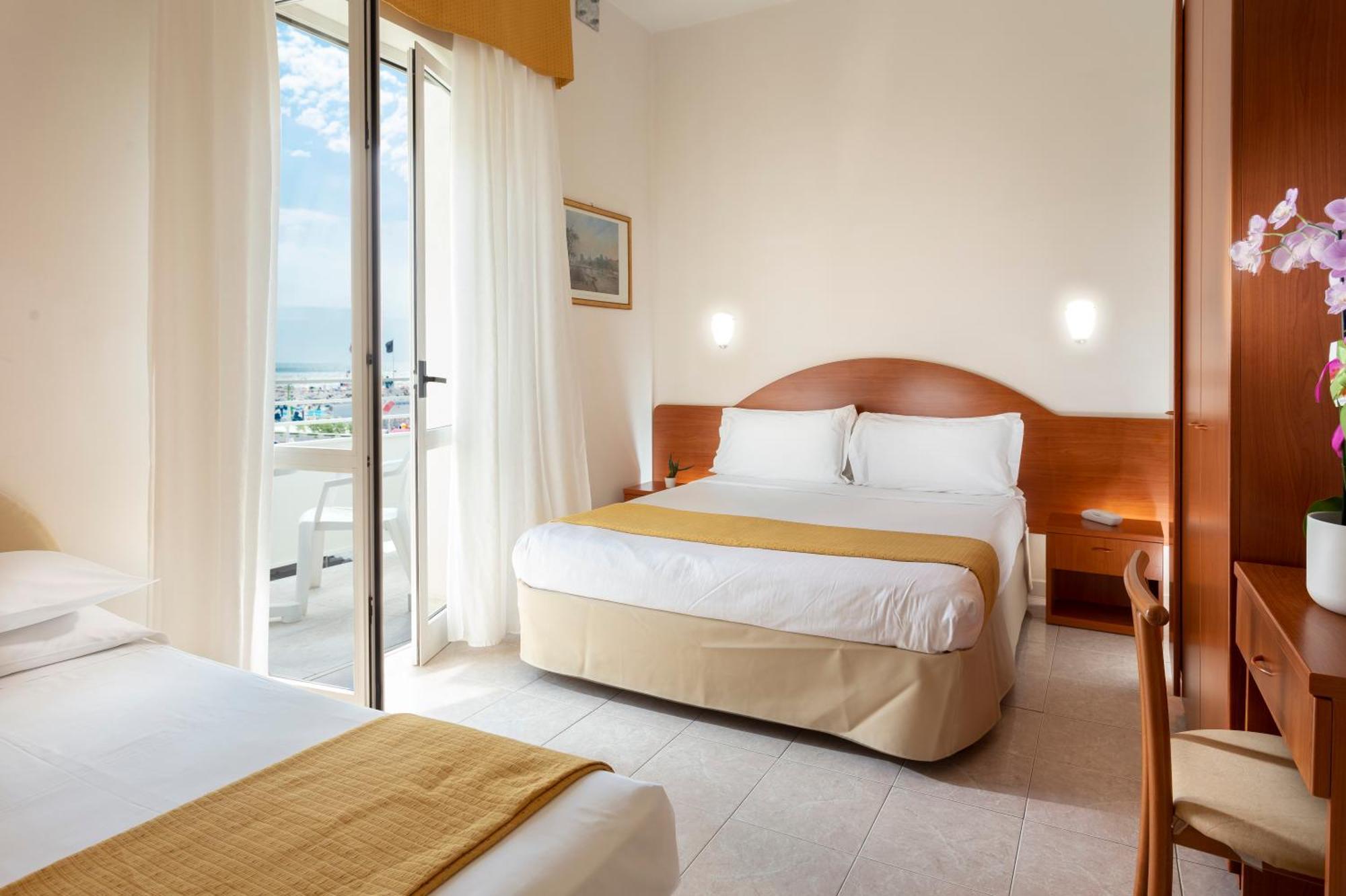 Hotel Vela D'Oro Rimini Esterno foto