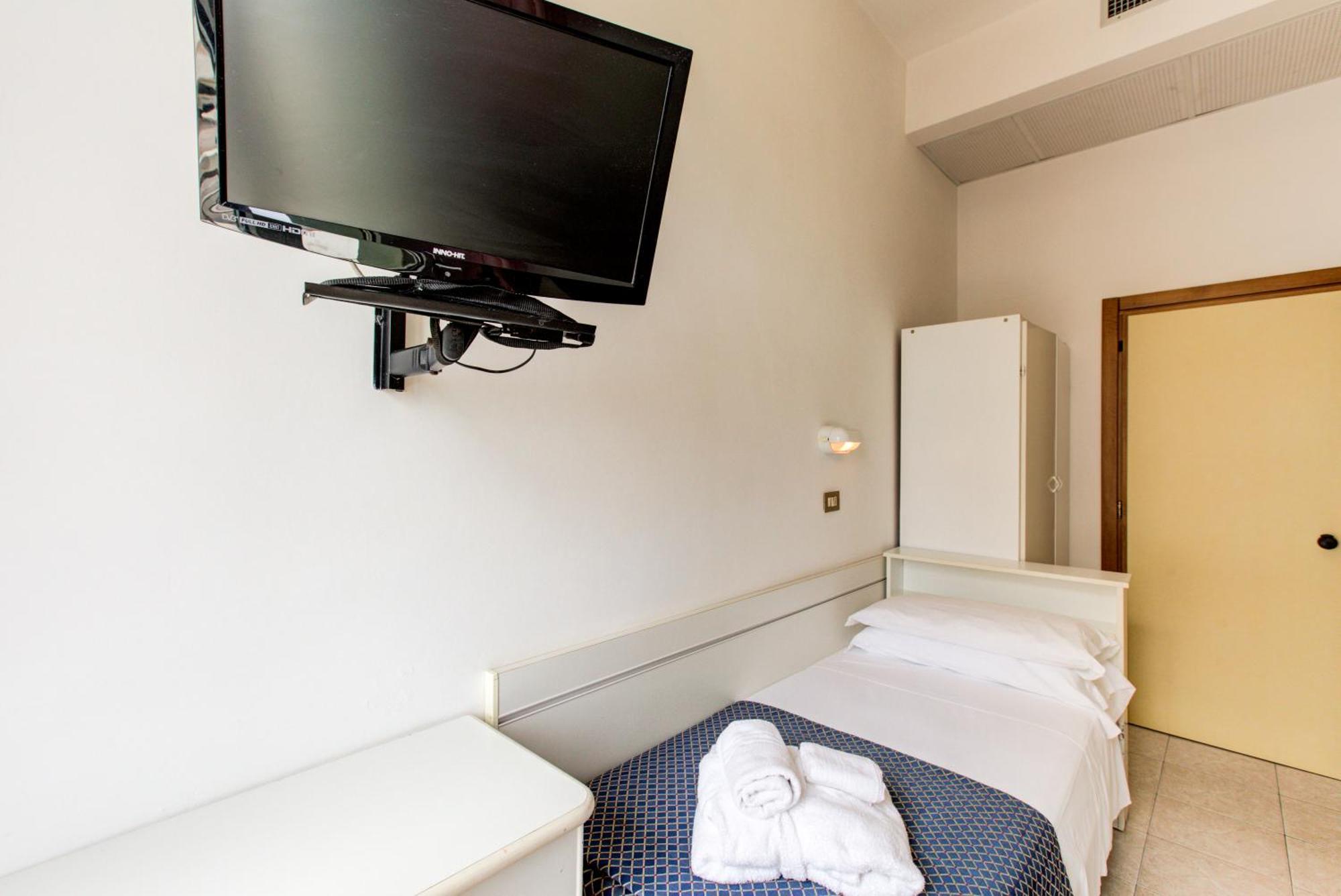 Hotel Vela D'Oro Rimini Esterno foto