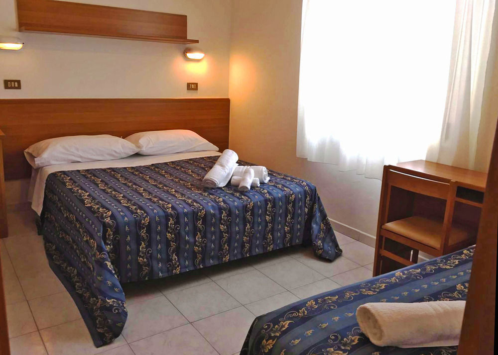 Hotel Vela D'Oro Rimini Esterno foto
