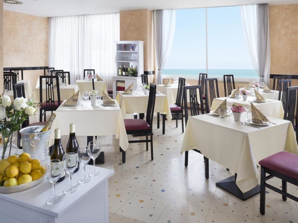 Hotel Vela D'Oro Rimini Esterno foto